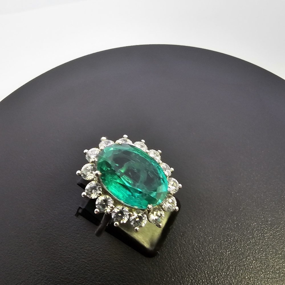 Genuine Emeraldine Quartz and White Zircon Ring Platinum over 925 Size 8… - Picture 11 of 12